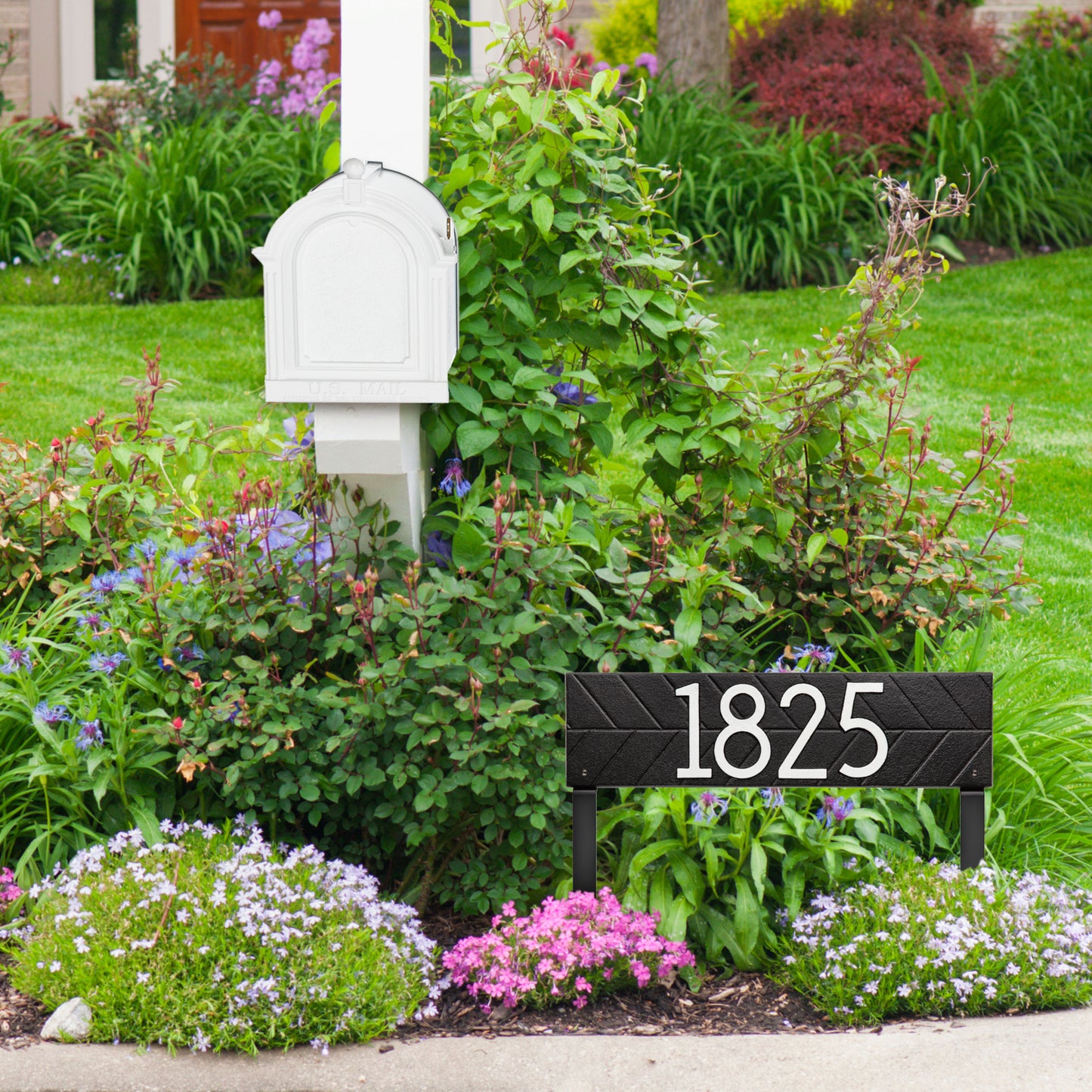 Herringbone Horizontal Standard Lawn Address Plaque - One Line